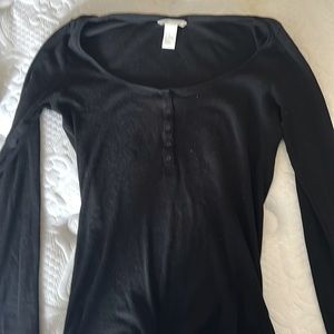 Black size medium long sleeve shirt